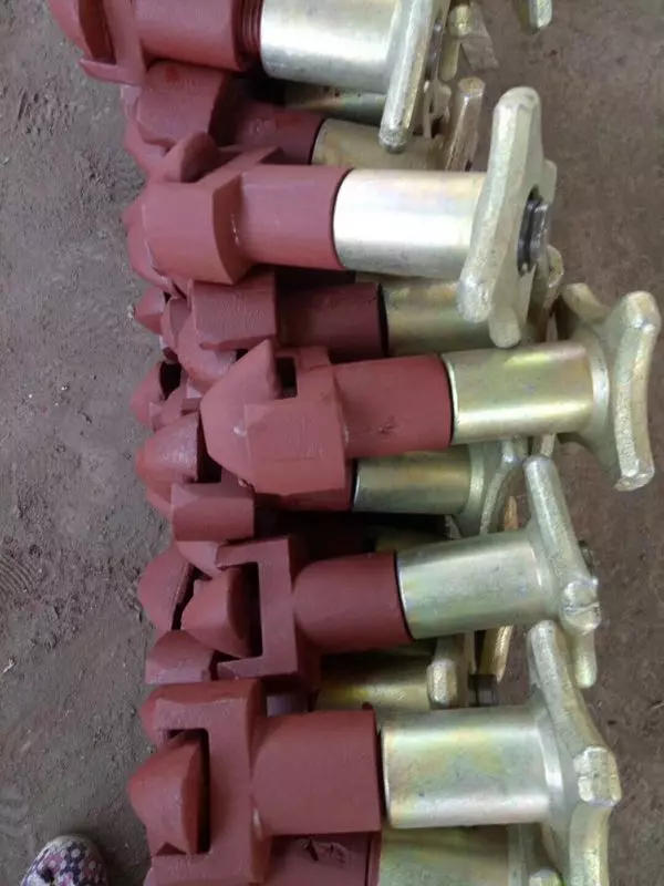 Twist lock